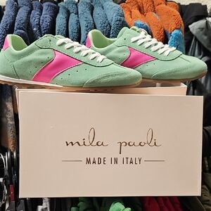 Nwt Leather Mila Paoli Green and Pink Sneakers